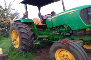 Tractor 01